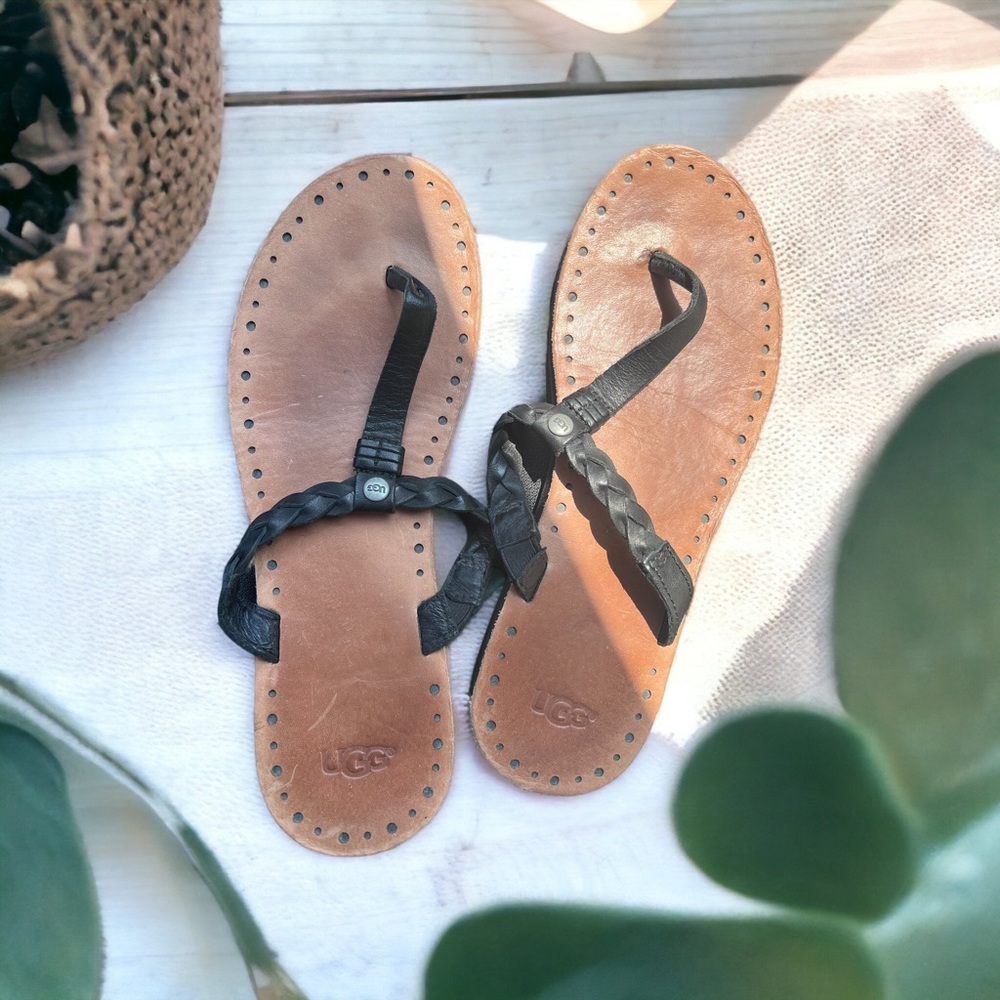 Ugg flip flops